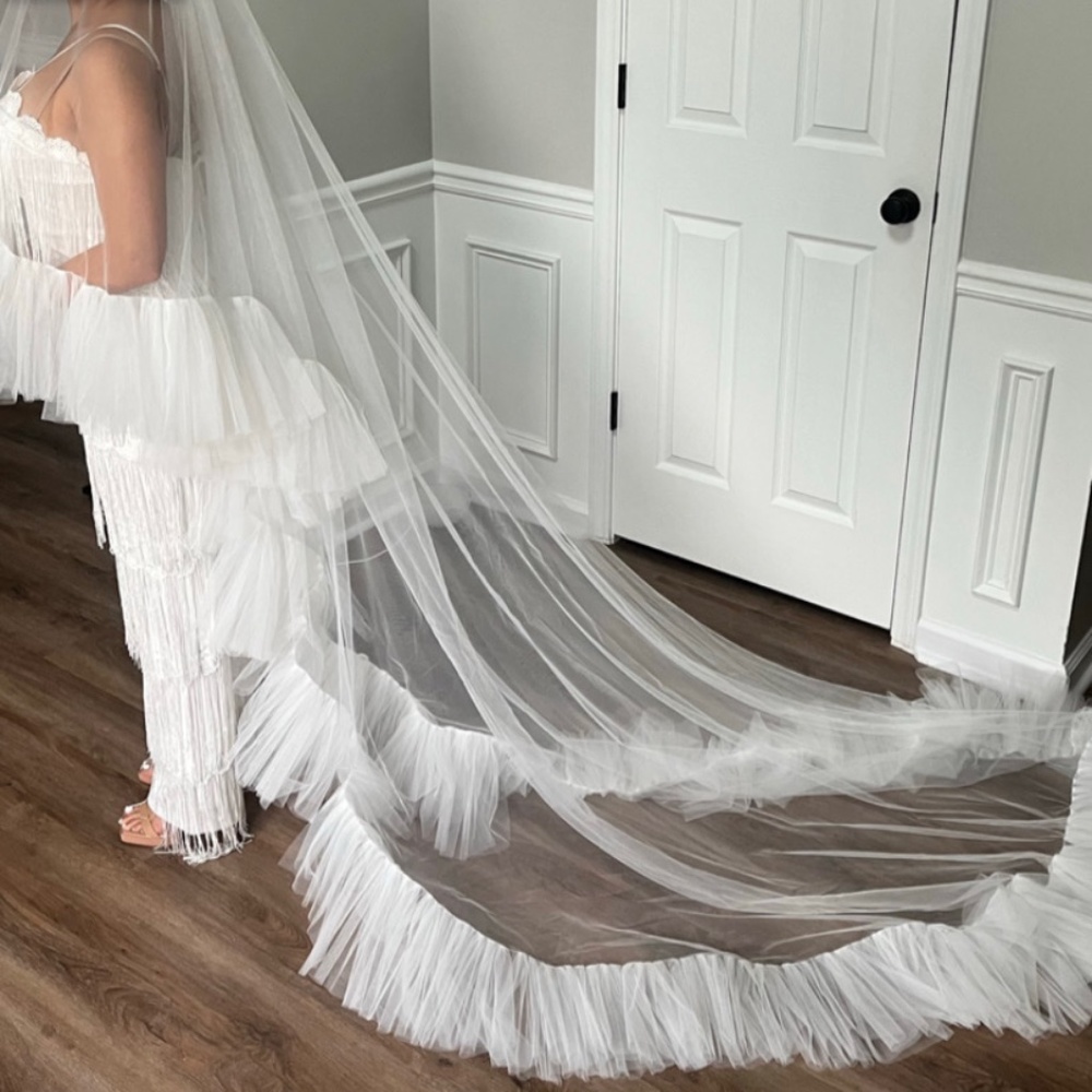 Ruffle Tier Cathedral Veil